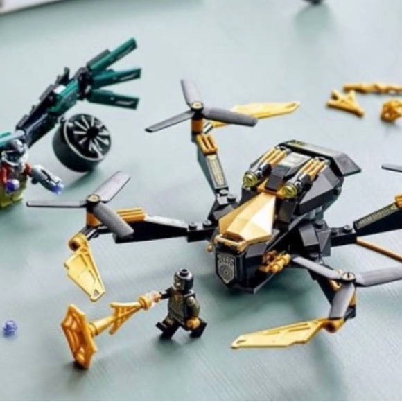 LEGO® Marvel Spider-Man’s Drone Duel (76195) - Picture 3 of 12
